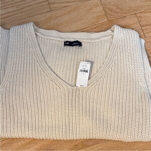 GAP Off-White Knit Pullover